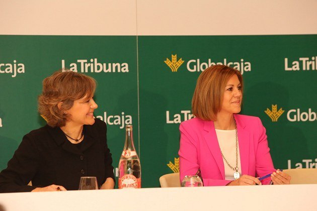2015050510 Presidenta Cospedal junto a Isabel Garcia Tejerina en desayuno La Tribuna_9 (Copiar)