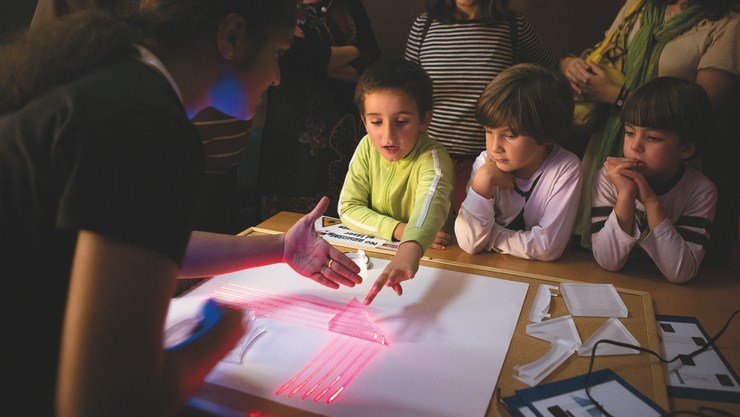 Participantes del taller 'Descubriendo la luz' de Ciudad Ciencia (Copiar)