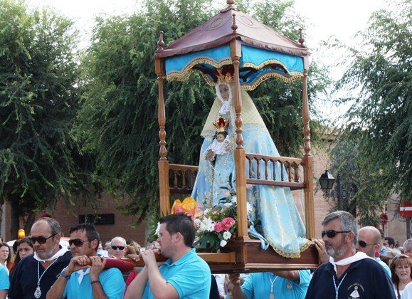 Virgen de Peñarroya en cochecillo de viaje (Copiar)