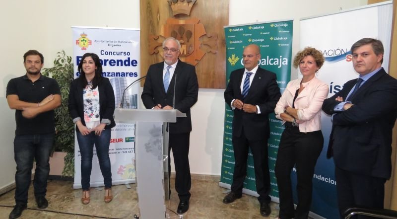 Presentación del concurso, presidido por el alcalde de Manzanares, Julián Nieva.