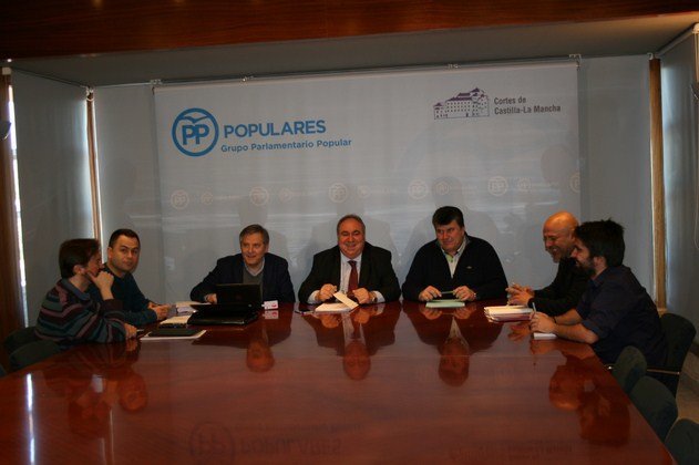 Reunión GPP y Podemos-010316 (Copiar)