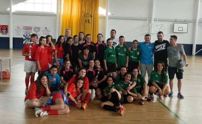 Los equipos participantes en el triangular futbol sala femenino (Copiar)