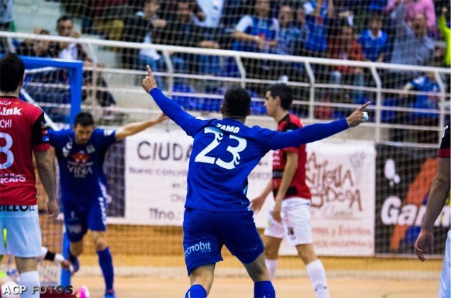 Zamo celebra el gol de Mimi que certificó la victoria ante Zaragoza en Copa - Foto Aurelio Calatrava-ACP (Copiar)