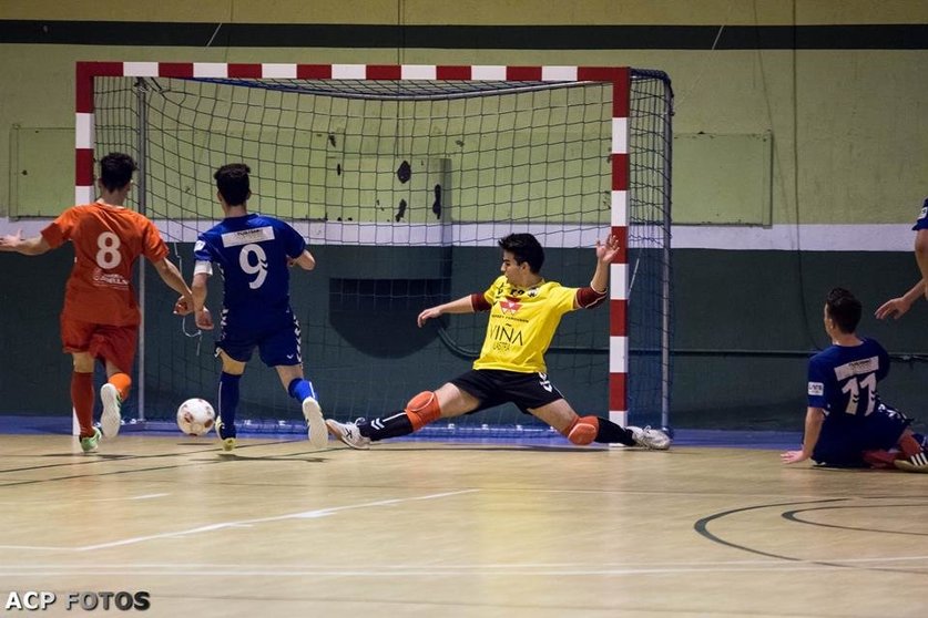 Jugada de gol contra la portería azulona - Foto Aurelio Calatrava-ACP