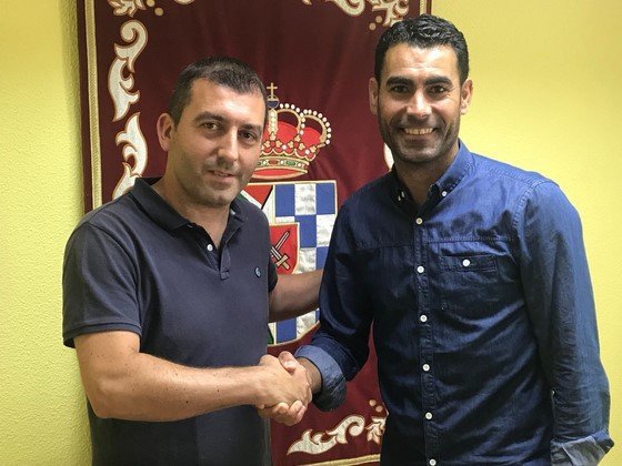 Mario de la EFS de Griñón junto a Joan Linares, Director Deportivo del FS Valdepeñas (Copiar)