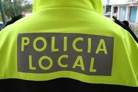 policia-local-de-espaldas