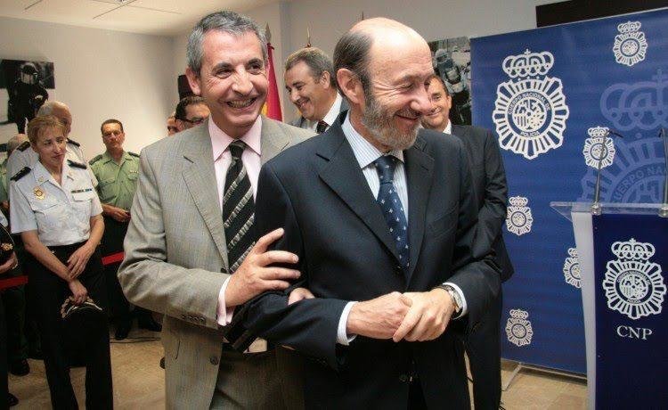 Jesús Martín y Alfredo Pérez Rubalcaba en la inauguración de la comisaría de policía nacional de Valdepeñas