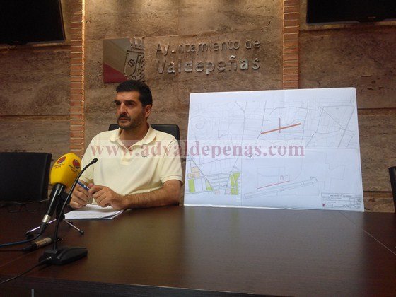 El Teniente de alcalde de Obras y Urbanismo, Manuel Martínez López-Alcorocho, en rueda de prensa.