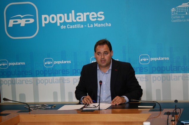Núñez en rueda de prensa- 310815 (Copiar)