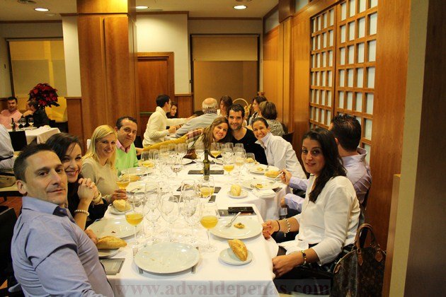 Algunos comensales de la II Cena maridaje “de setas y caza, de pelo y pluma” con Félix Lanz