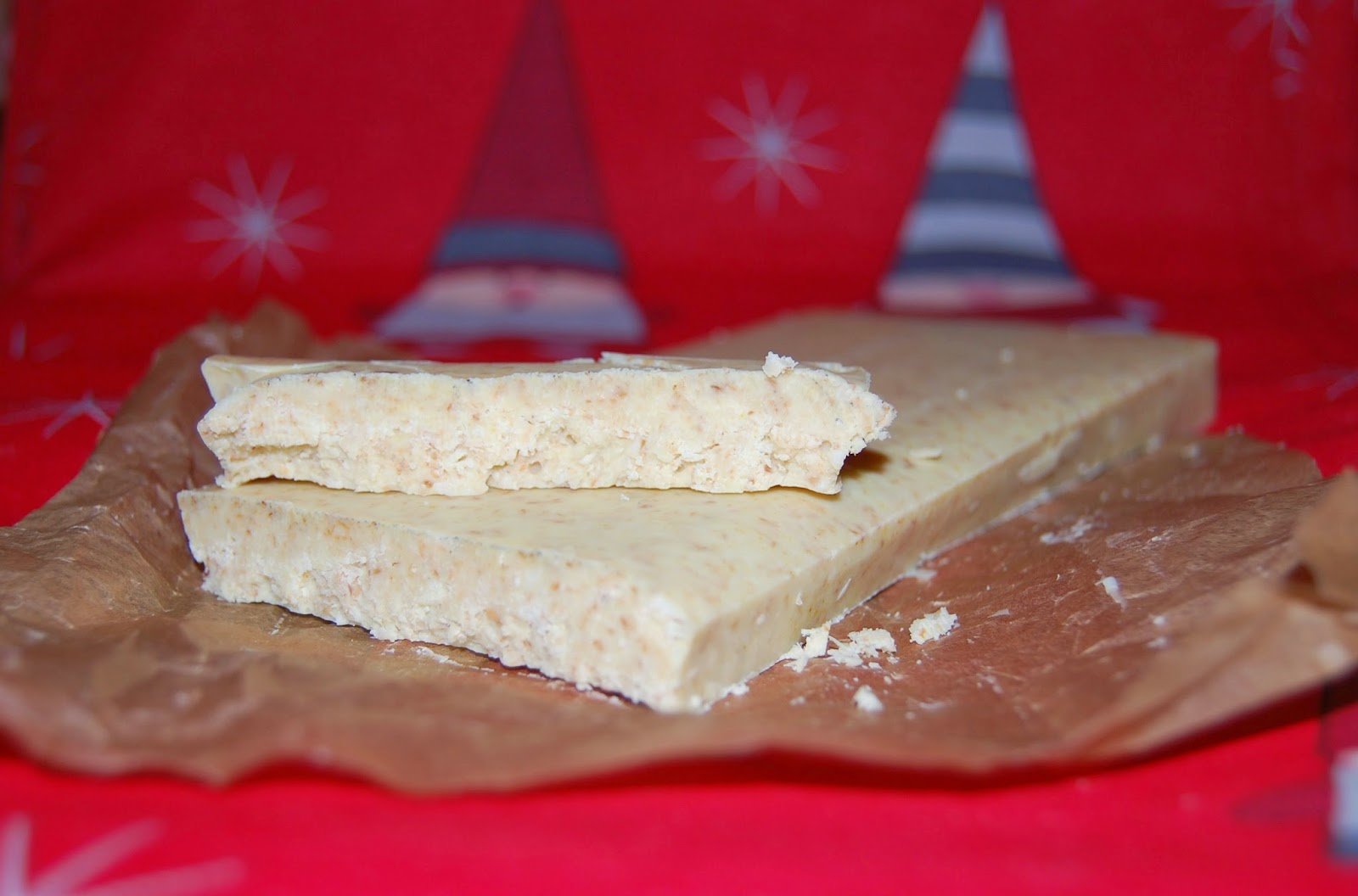 Turrón de Chocolate blanco con coco y curry