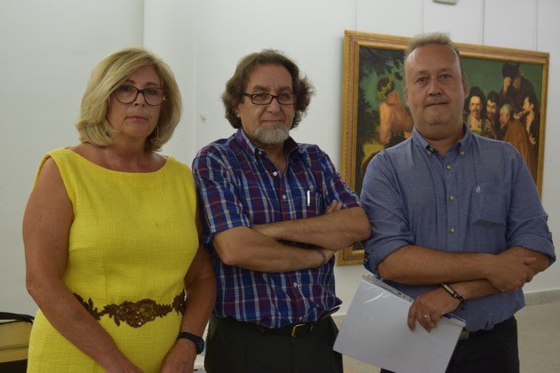 Francisca López, junto a Juan José Guardia y Antonio León, representantes de la Asociación "6 de Junio de 1808" Francisca López, junto a Juan José Guardia y Antonio León, representantes de la Asociación "6 de Junio de 1808"
