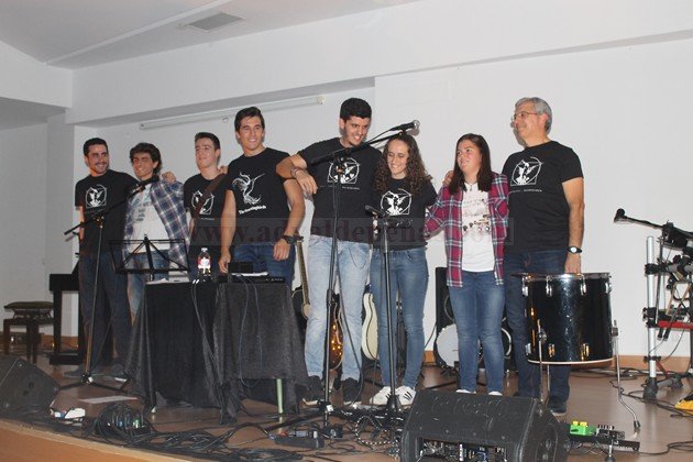 Los Hummingbirds al final del concierto.
