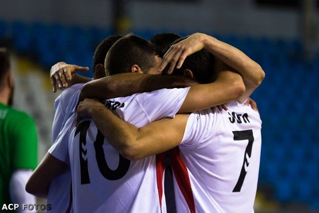 Abrazo tras un gol en Lugo - Foto Aurelio Calatrava-ACP (Copiar)