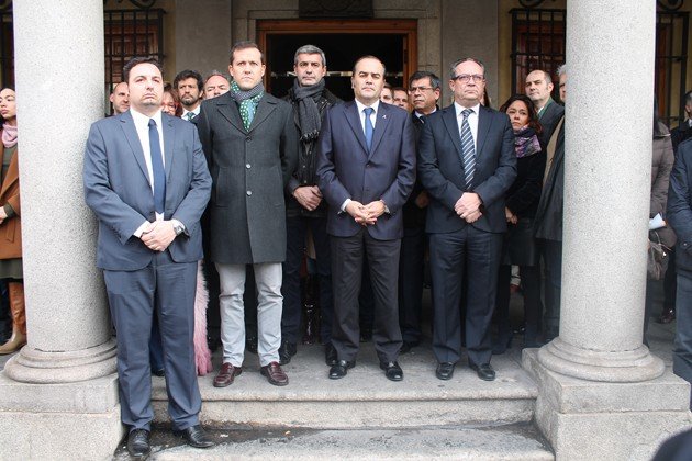 Foto Delegación Gobierno en Castilla-La Mancha durante el minuto de silencio. Foto Delegación Gobierno en Castilla-La Mancha durante el minuto de silencio.