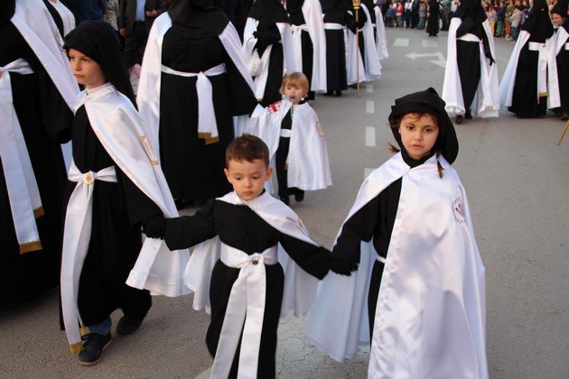 Niños nazarenos en las procesiones (Copiar) (2)
