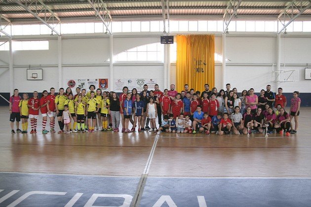 Imagen de familia al término del evento deportivo (Copiar)