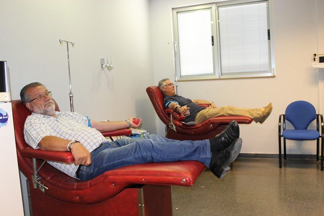Foto de donantes de sangre en el Hospital de Valdepeñas