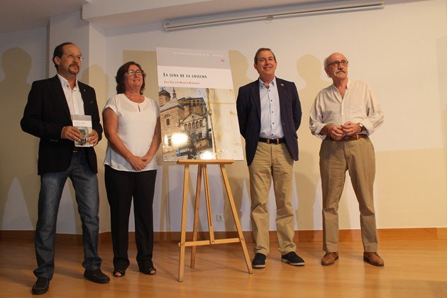 Jose agustin blanco y su libro (Copiar)