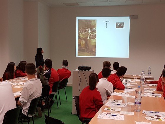 Alumnos de colegios de Valdepeñas en el taller sobre el chocolate Alumnos de colegios de Valdepeñas en el taller sobre el chocolate