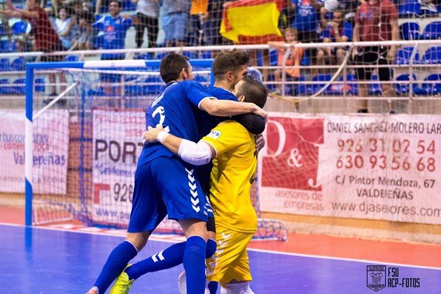 Celebración del pase a la final de la Copa JCCM. Foto ACP-FSValdepeñas (Copiar)