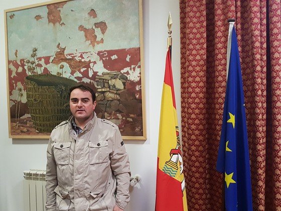 Manuel Torres en su despacho de alcaldía del Ayuntamiento de Moral de Calatrava (Fotos Actualidad Valdepeñas) Manuel Torres en su despacho de alcaldía del Ayuntamiento de Moral de Calatrava (Fotos Actualidad Valdepeñas)