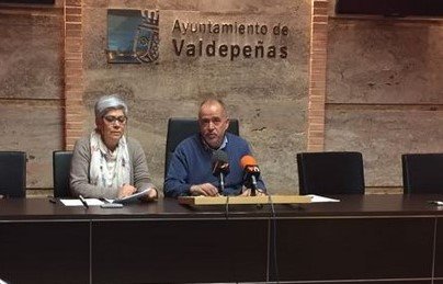 José Antonio Sánchez Elola y Ana Moya durante la rueda de prensa en el Ayuntamiento