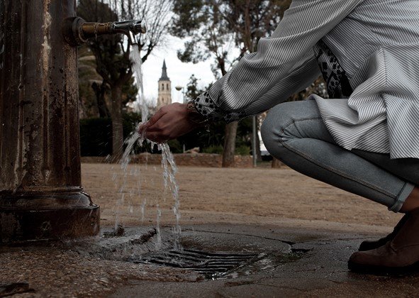 Primer Premio Agua -AGUA EN LA SOLANA 1-de Maria Jose Morales Lopez-Milla