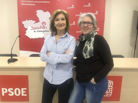 Juana de la Torre, Presidenta del PSOE de Valdepeñas y Eloísa Gómez, secretaria de Mayores