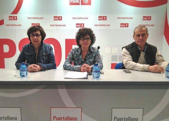 IMAGEN DE CARMEN PIMIENTA Y DOS CONCEJALES MAS DE ALMODOVAR (Copiar)
