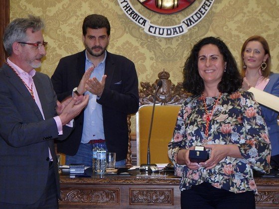 La nueva concejal del PSOE, Antonia Patón, toma posesión de su cargo La nueva concejal del PSOE, Antonia Patón, toma posesión de su cargo