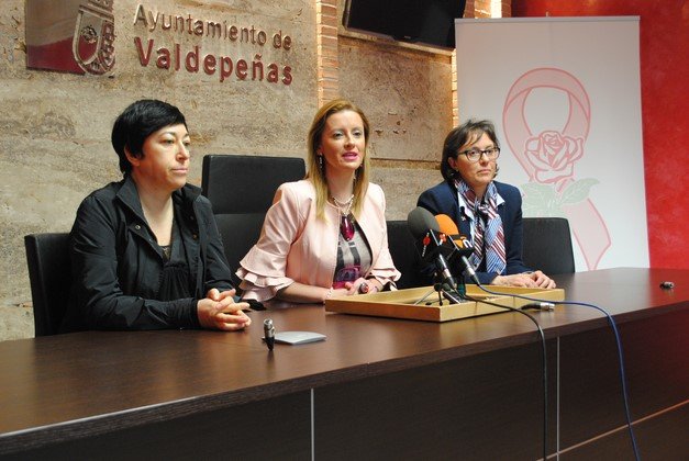 Rueda de prensa de ROSAE sobre taller de prevención de detección de cáncer de mama Rueda de prensa de ROSAE sobre taller de prevención de detección de cáncer de mama