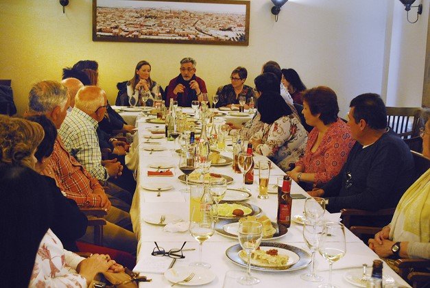 Jesús Martín con representantes de asociaciones vecinales Jesús Martín con representantes de asociaciones vecinales