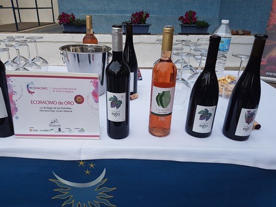 Vinos de la Bodega de las Estrellas en la cata de los Jóvenes Amigos del Vino Vinos de la Bodega de las Estrellas en la cata de los Jóvenes Amigos del Vino