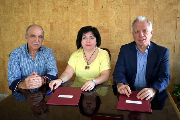 maraton ayto convenio firma 2 (Copiar)