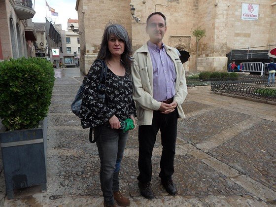 Belén Campos y Luis Benítez en la plaza de España durante la rueda de prensa Belén Campos y Luis Benítez en la plaza de España durante la rueda de prensa