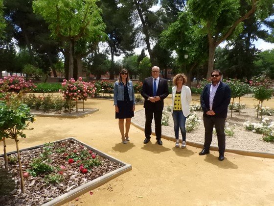 Rosaleda en el Parque del Polígono de Manzanares