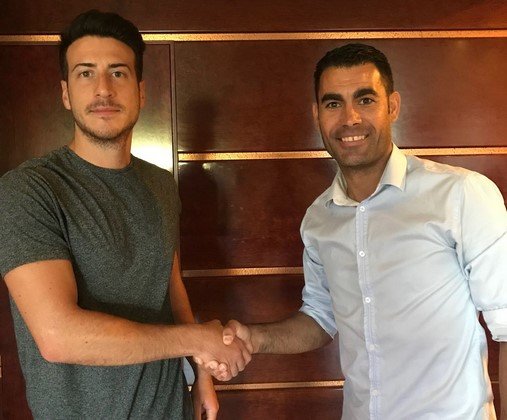 Víctor López junto al director deportivo Joan Linares (Copiar)