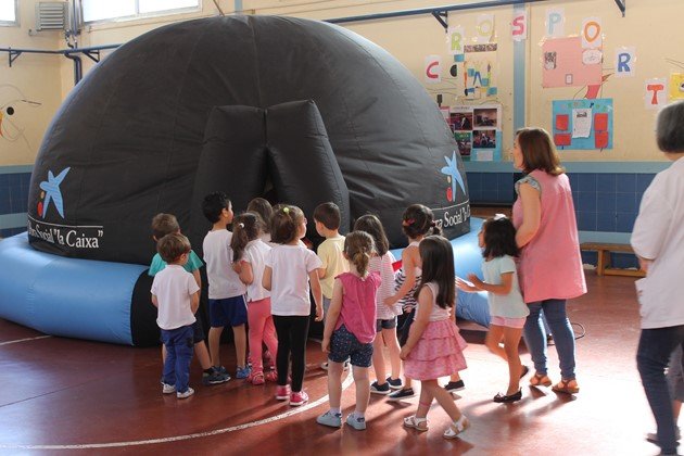 Planetario móvil en el colegio Luis Palacios de Valdepeñas Planetario móvil en el colegio Luis Palacios de Valdepeñas