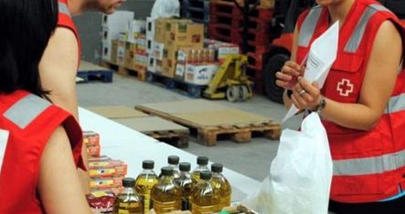 Imagen entrega alimentos fead Imagen entrega alimentos fead