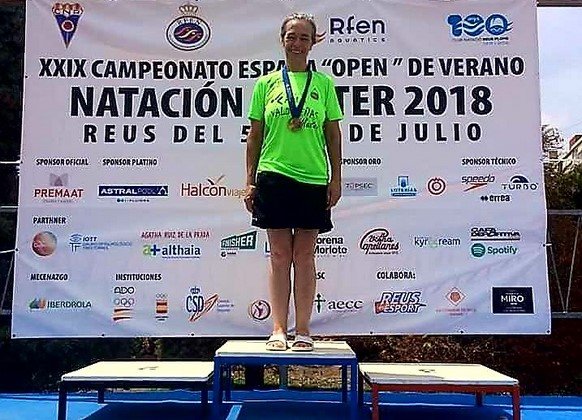 Mari Fe Santa María en el podium