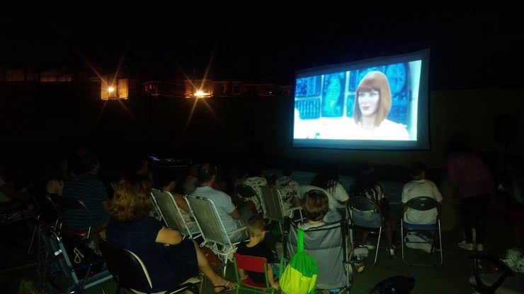 Cine de verano en el colegio Virgen de la Cabeza de Valdepeñas Cine de verano en el colegio Virgen de la Cabeza de Valdepeñas