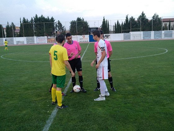 Partido pretemporada del CD Valdepeñas Juvenil contra el Membrilla CF Sénior Partido pretemporada del CD Valdepeñas Juvenil contra el Membrilla CF Sénior