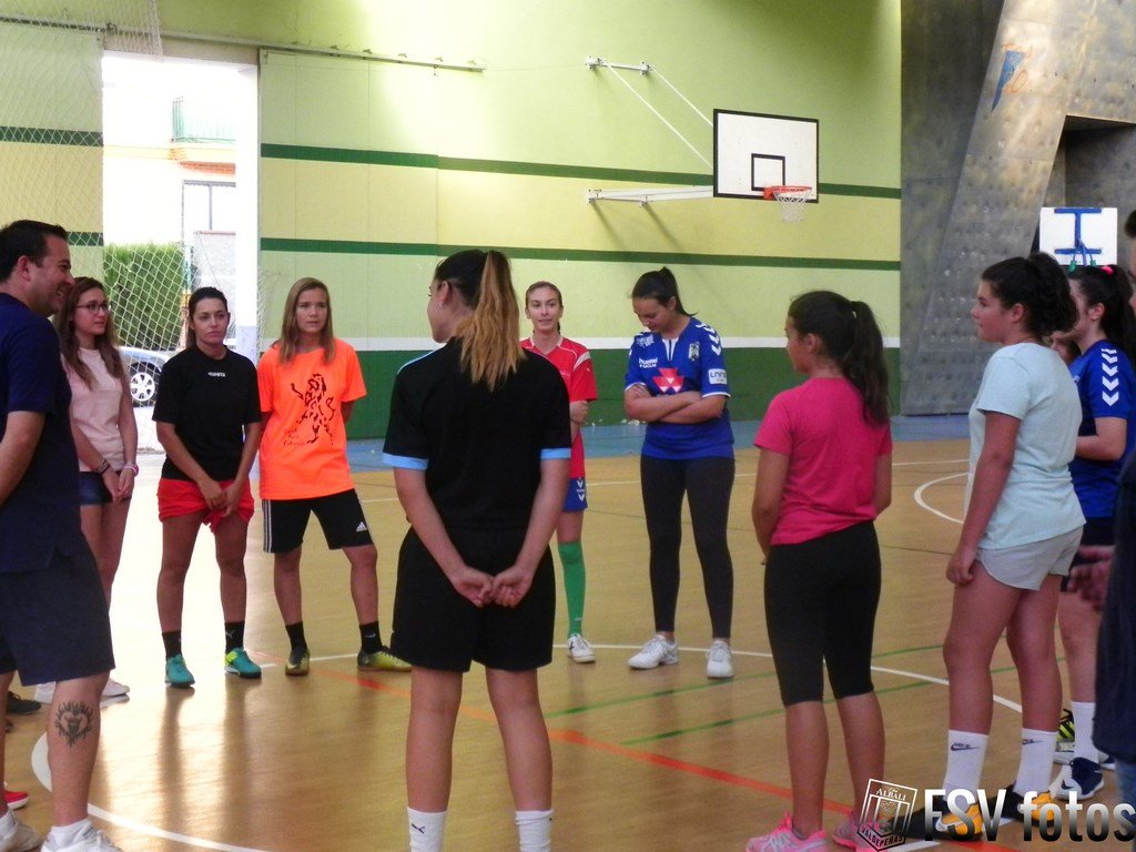 Todas las jugadoras que se presentaron a l convcatoria por el femenino del Viña Albali Valdepeñas