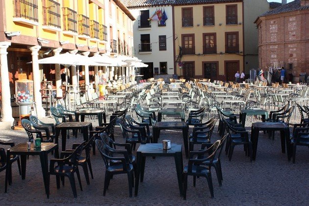 Terrazas plaza en La Solana Terrazas plaza en La Solana