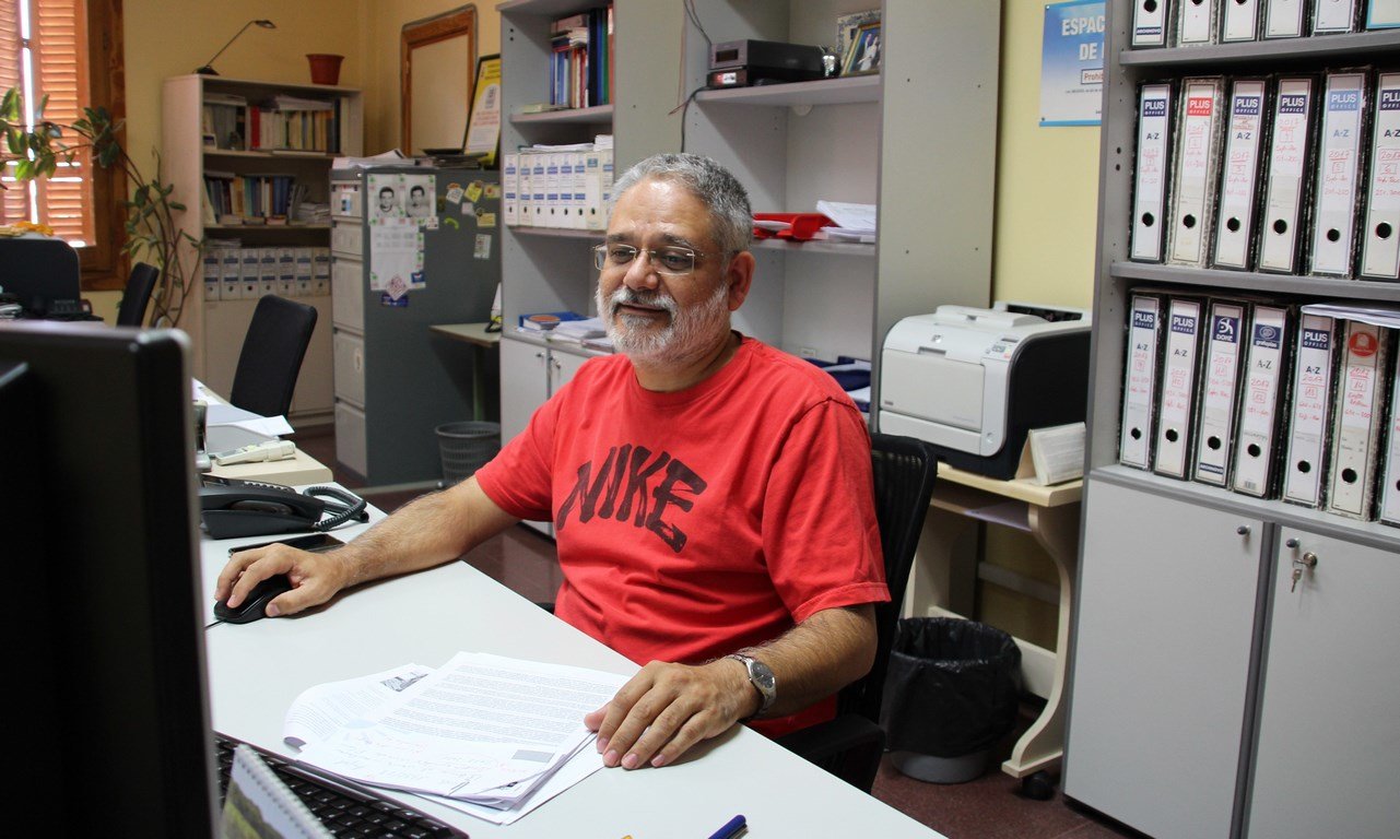 El técnico de la OMIC, Antonio García-Catalán, en pleno trabajo