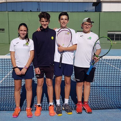 Equipo Infantil Valdepeñas Escuela Municipal de Tenis Equipo Infantil Valdepeñas Escuela Municipal de Tenis