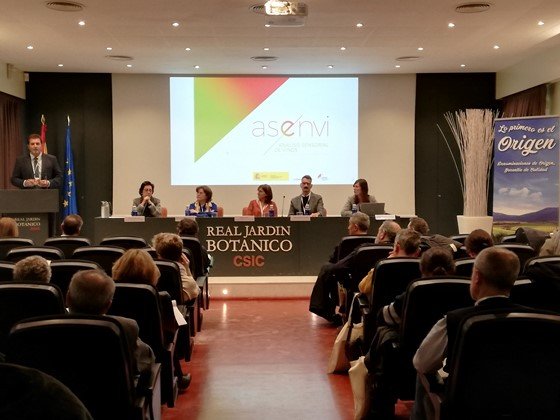 La Conferencia Española de Consejos Reguladores Vitivinícolas (CECRV), asociación que representa a las denominaciones de origen de vino, reunió en Madrid a 68 representantes de más de 40 consejos reguladores La Conferencia Española de Consejos Reguladores Vitivinícolas (CECRV), asociación que representa a las denominaciones de origen de vino, reunió en Madrid a 68 representantes de más de 40 consejos reguladores