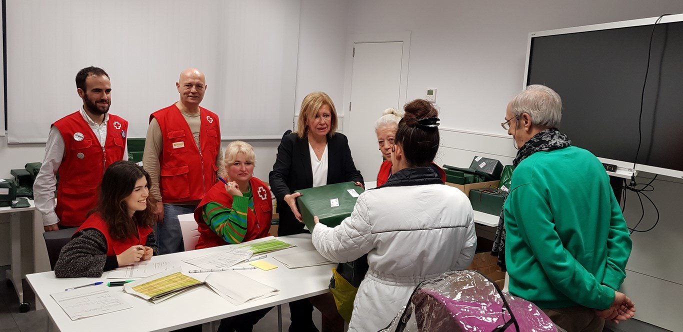 Amparo Messia en la entrega de juguetes