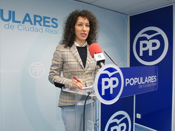 Cristina Molina en rueda de prensa Cristina Molina en rueda de prensa